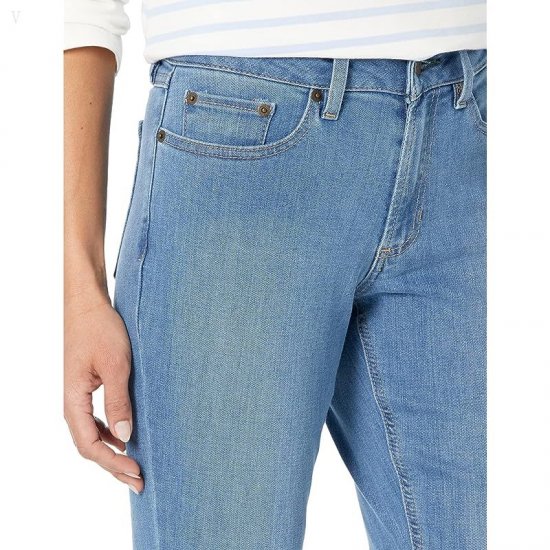 L.L.Bean BeanFlex Straight Leg Favorite Fit Jeans in Light Indigo Light Indigo ID-Fhgz8Z10