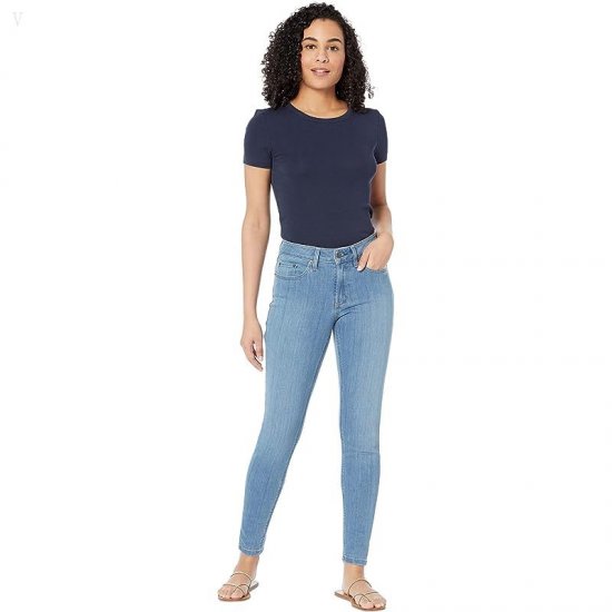 L.L.Bean BeanFlex Skinny Leg Favorite Fit Jeans in Light Indigo Light Indigo ID-2I2jninp